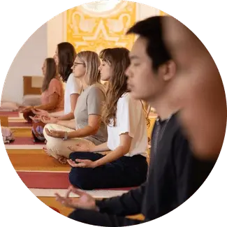 Die Kunst der Stille: Pranayamas, Mudras und fortgeschrittene Meditationstechniken zum Erlangen geistiger Klarheit