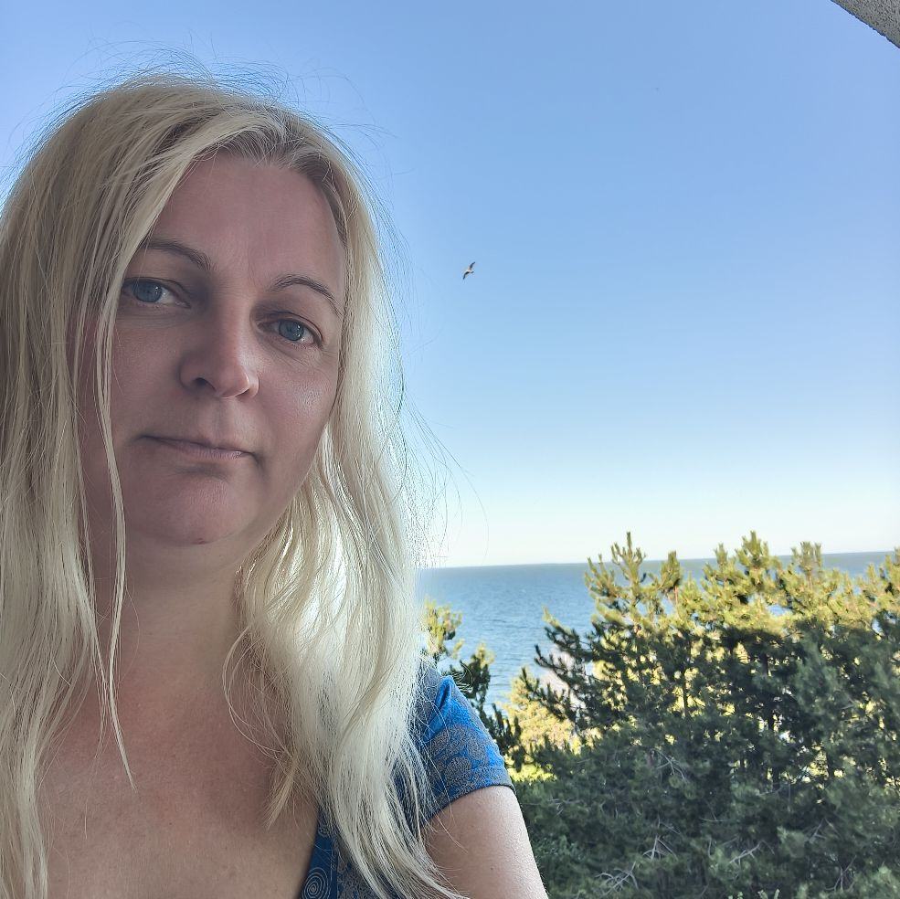 People speaking about the art of silence