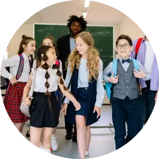 Gli studenti si sono riuniti per una sessione di ART Excel sulla gestione dello stress, guidati da un insegnante.