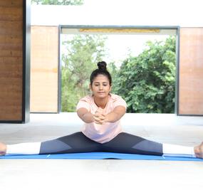 Yoga Chakki Chalanasana (Mill Churning Pose)