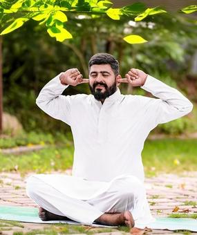 bhramari pranayama honeybee breathing