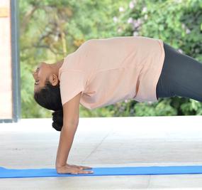 How to Practice the Poorvottanasana (Upward Plank Pose)