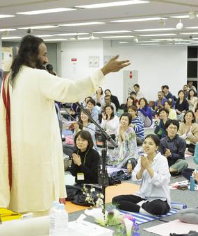 Knowledge-Session-with-Gurudev-Yes-Plus-Program