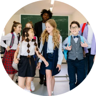 Gli studenti si sono riuniti per una sessione di ART Excel sulla gestione dello stress, guidati da un insegnante.