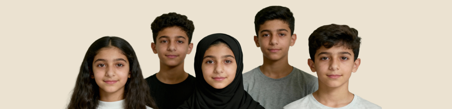 Group of smiling teenagers against an white background, capturing the cheerful vibe of a teen workshop.