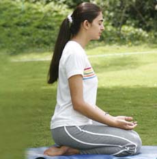 Yoga asanas before meal keeps your mind cool and take away toxins yogabeforemeals1