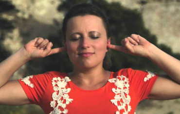 Bhramari Pranayama in Hindi