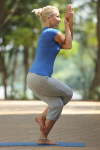 Garudasana Yoga Pose - Eagle Yoga Pose