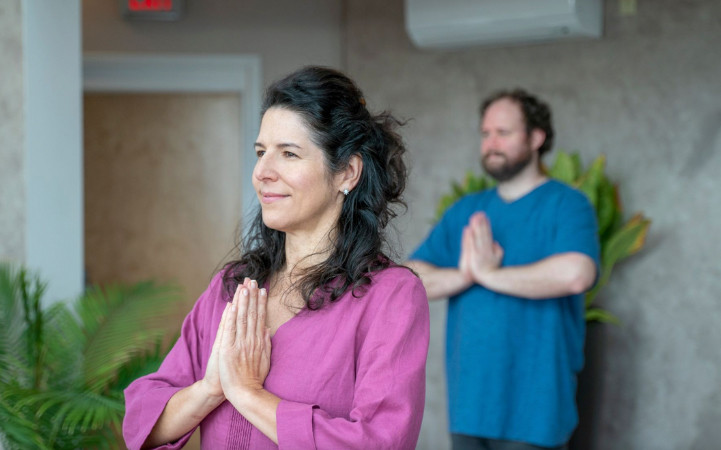 Sri Sri yoga teacher