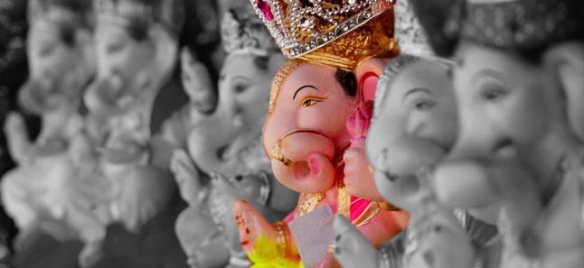 Information On Ganesh Chaturthi In Marathi à¤à¤£ à¤¶ à¤à¤¤ à¤° à¤¥ à¤¨ à¤° à¤ à¤° à¤² à¤¸ à¤ à¤° à¤° à¤ª à¤¤ à¤à¤¨ à¤­à¤µà¤£ Ganpati Mahiti Marathi Madhe Ganesh Utsav In Marathi The Art Of Living India पूरे भारत में लोगों के बीच जागरुकता बढ़ाने के लिये राष्ट्रीय स्तर पर विभिन्न प्रकार के उत्सव और कार्यक्रम देखे जाते है। यहाँ पर विद्यार्थीयों को किसी भी उत्सव और कार्यक्रम के विषय पर अपनी समझ बनाने के लिये निबंध या कुछ पैराग्राफ दिये गये है जो आपके बच्चों और विद्यार्थीयों के लिये कारगर साबित हो सकता है। किसी भी विषय पर दिये गये निबंध को. information on ganesh chaturthi in marathi à¤à¤£ à¤¶ à¤à¤¤ à¤° à¤¥ à¤¨ à¤° à¤ à¤° à¤² à¤¸ à¤ à¤° à¤° à¤ª à¤¤ à¤à¤¨ à¤­à¤µà¤£ ganpati mahiti marathi madhe ganesh utsav in marathi the art of living india
