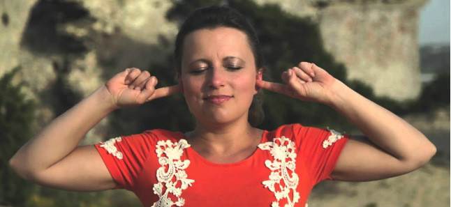 Bhramari Pranayama in Hindi