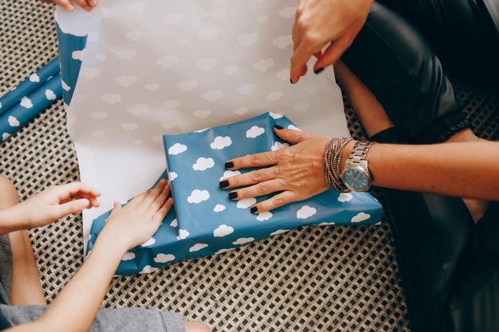 Best Gifts for Someone with Anxiety: Ideas to Show You Care