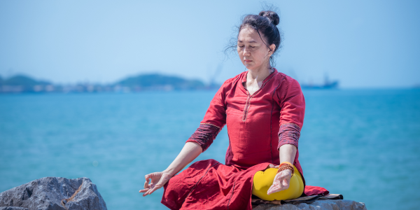 Nghệ thuật tĩnh lặng: các kỹ thuật thiền nâng cao, thiền sâu, mudra và pranayama.